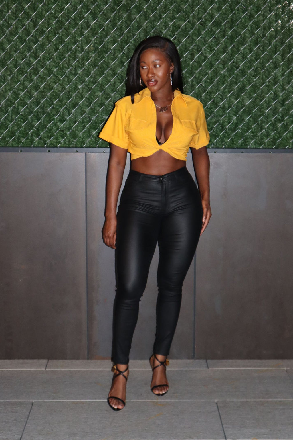 Black jeans with outlet yellow top