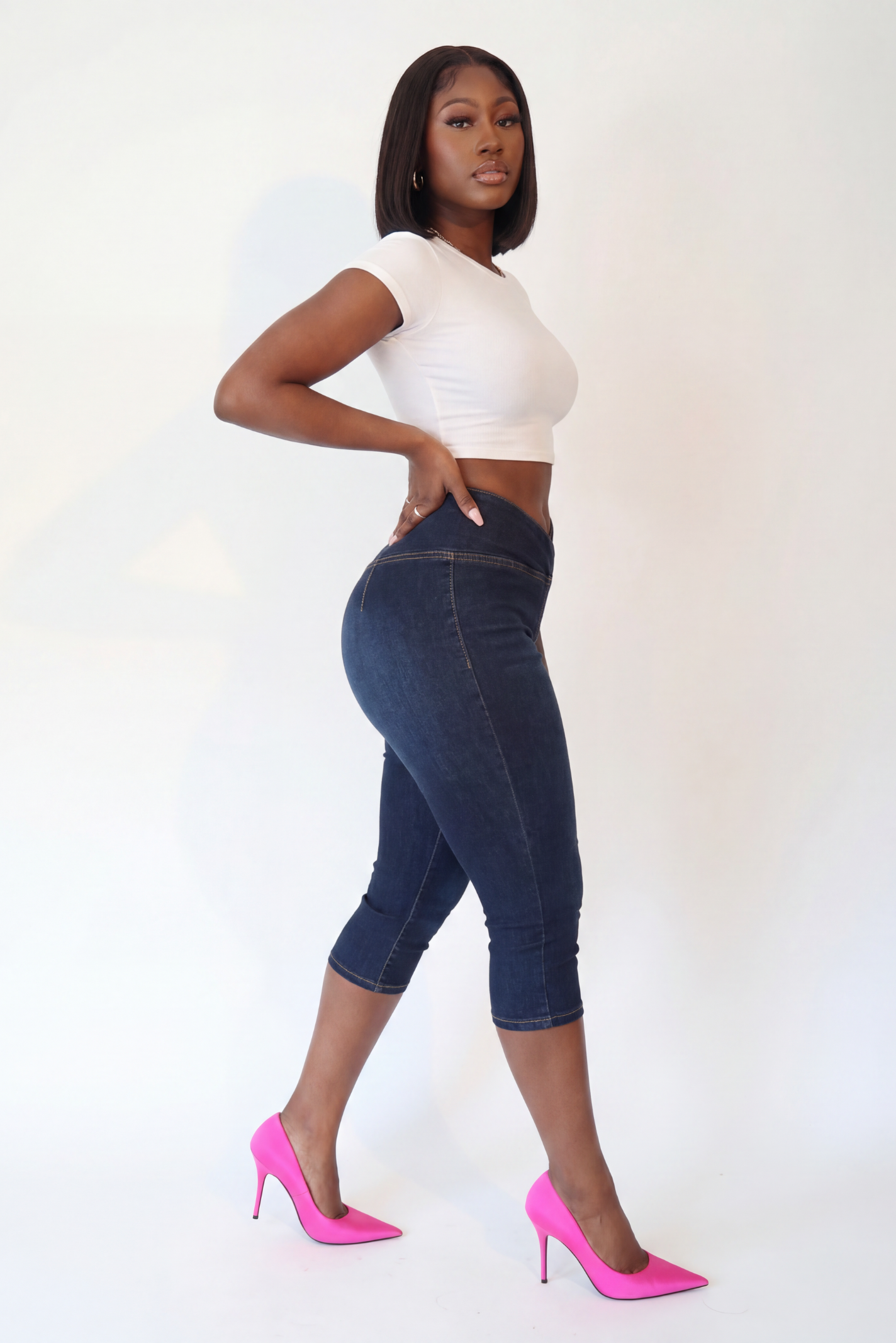 "CURVE THEORY" DENIM CAPRI