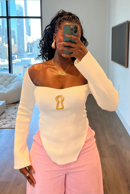 "GOLDEN APERTURE" SWEATER TOP