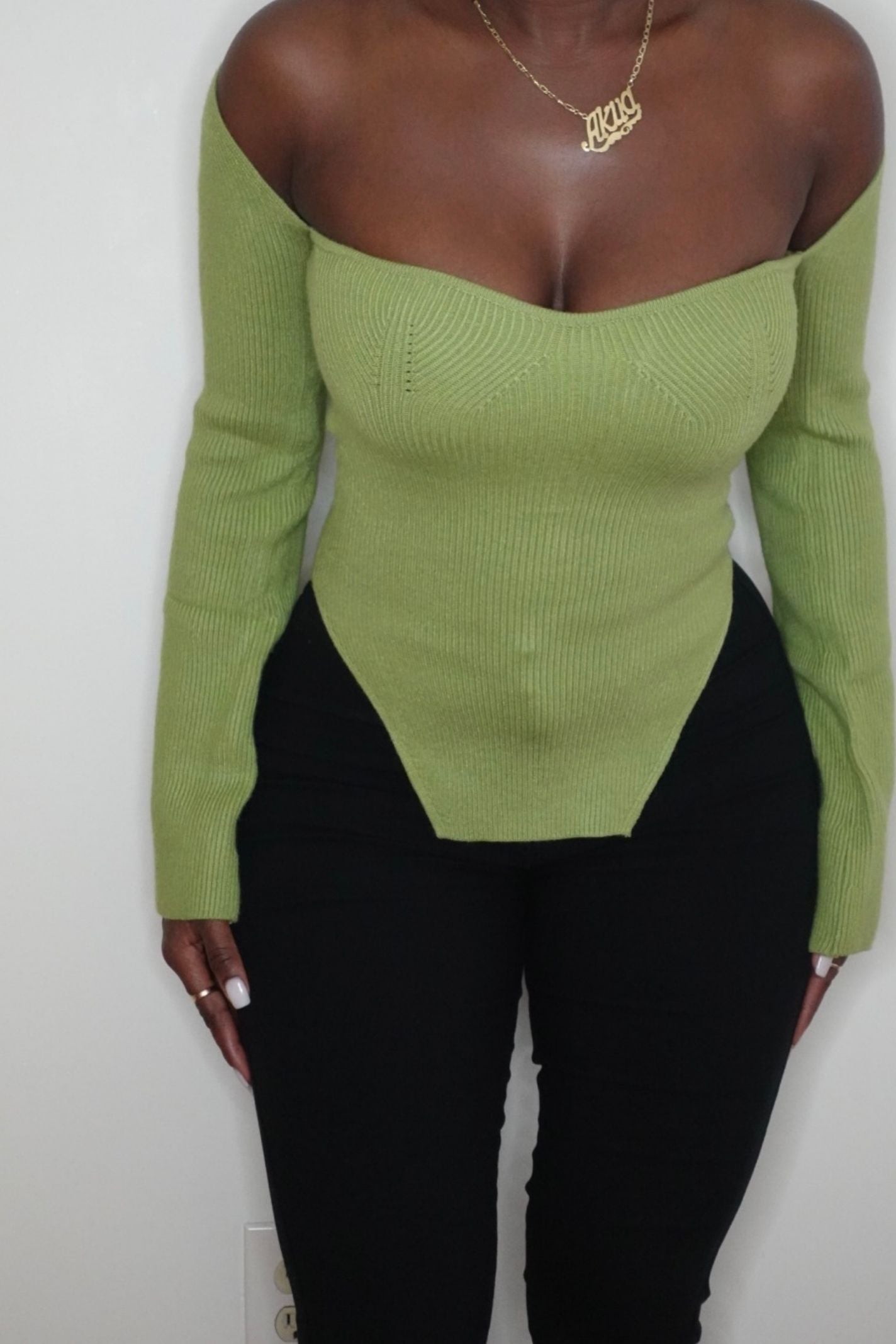 VICTORIA SWEATER TOP