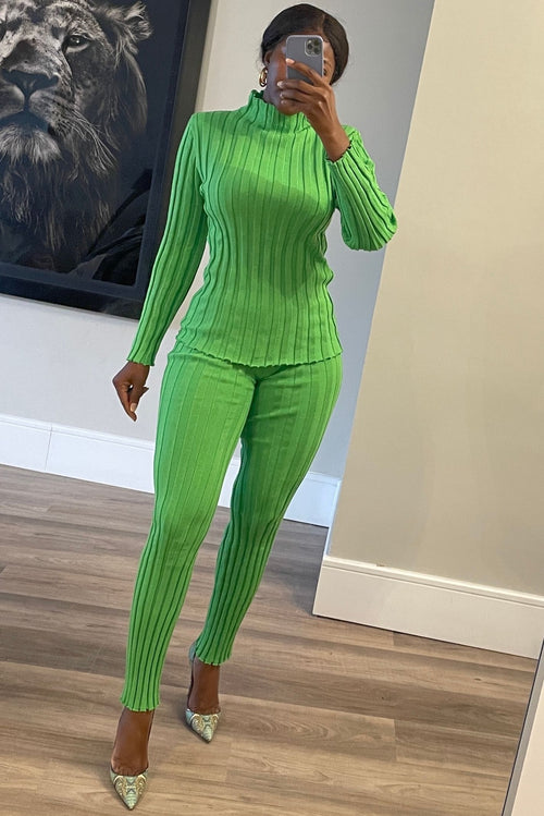 "WARM IN ICELAND" SET - StylePurch